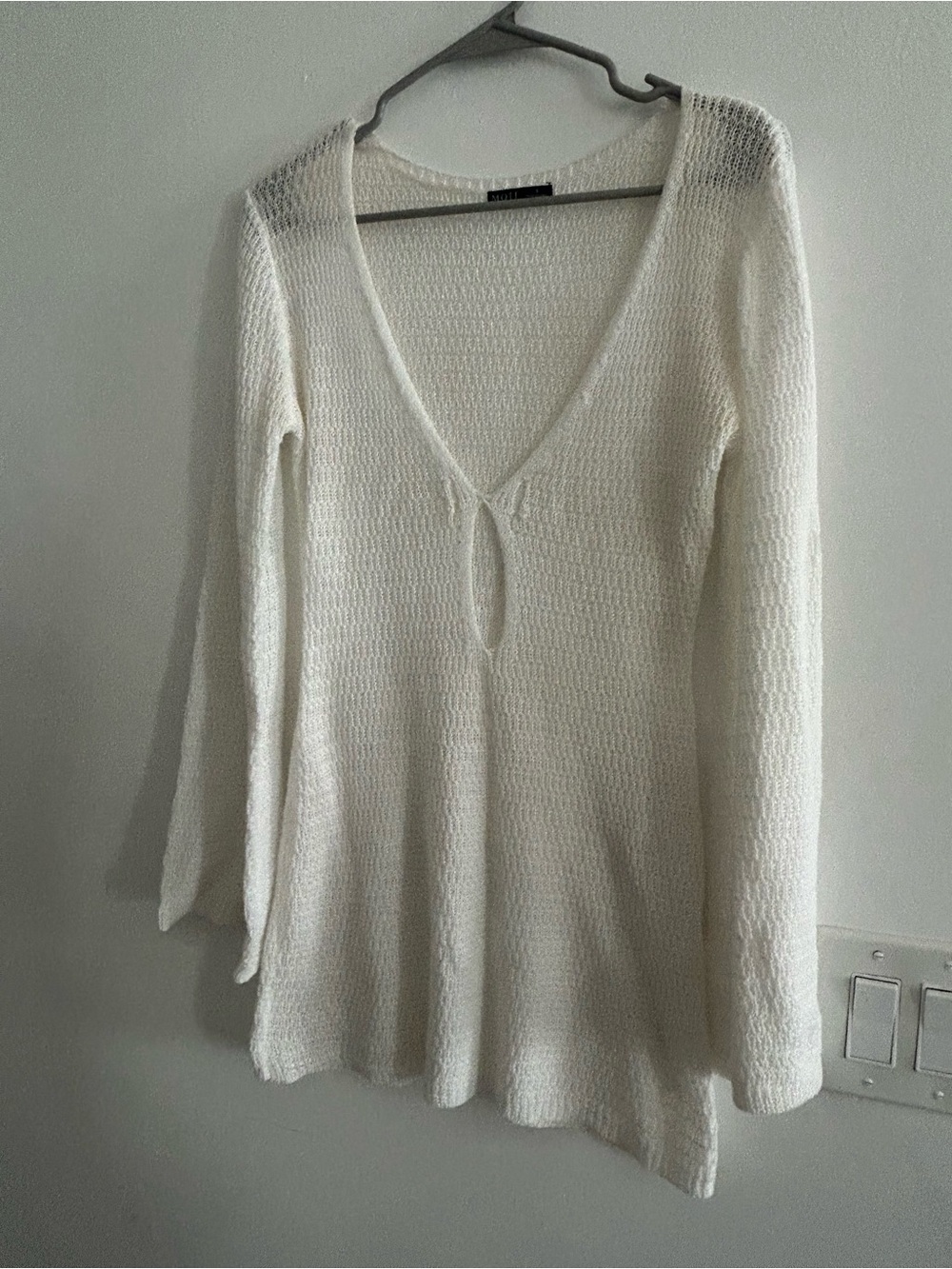 MOTF Cream V-Neck Knit Top with Keyhole